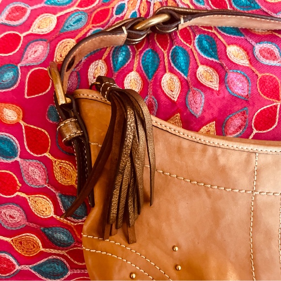 Carmel coach Coach leather purse w rhinestones & studs. EUC apx 10 x 7 x 2 1/2“. - Picture 7 of 10